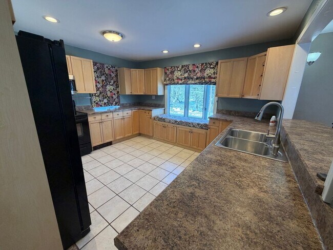 Foto del edificio - 332 Lydall St