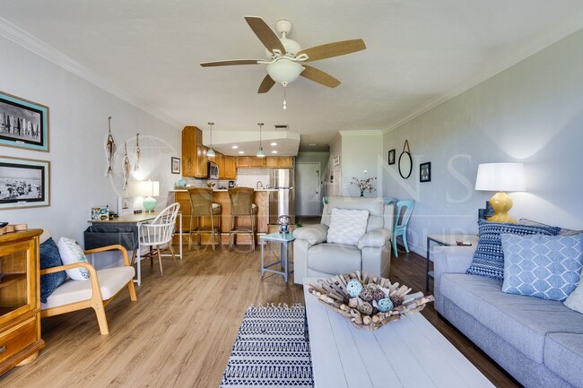 Building Photo - Furnished Coastal Living Condo