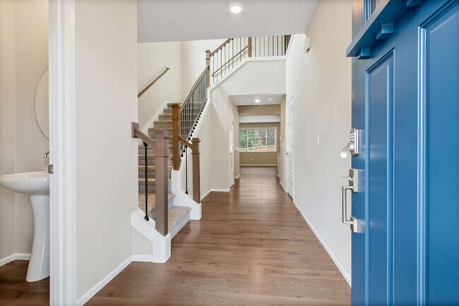 Foto del edificio - Extravagant Home for Rent - Heart of Covington