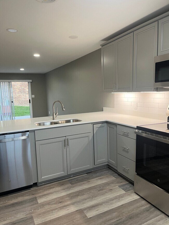 Foto del edificio - 108 Shady Brook Dr