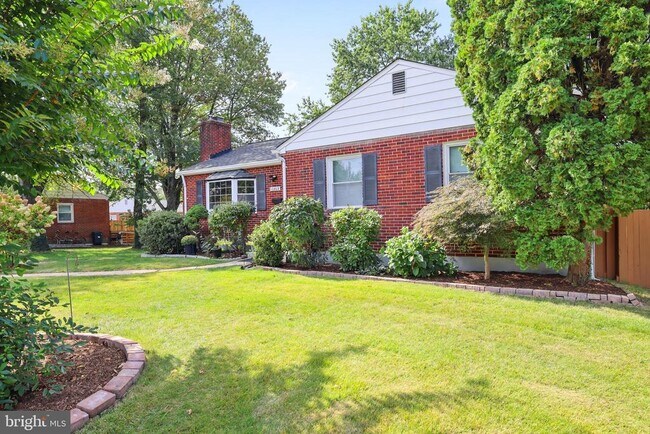 Foto del edificio - 10802 Blossom Ln