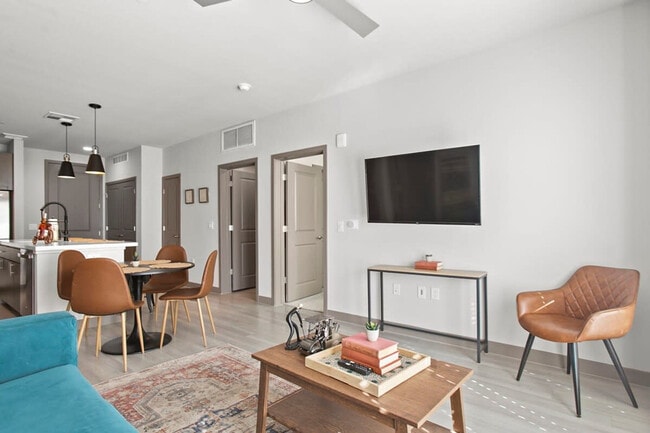 Foto del edificio - 390 N 2nd Ave