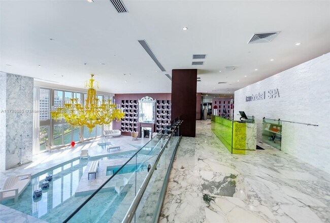 Foto del edificio - 475 Brickell Ave