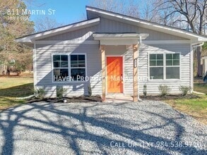 Building Photo - 811 Martin St