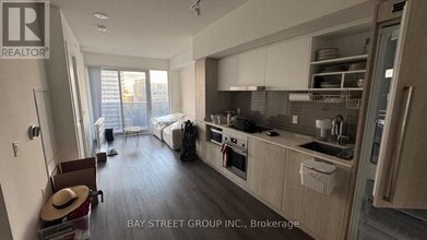 Building Photo - 138 Downes St
