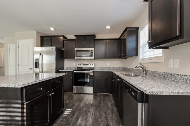 Foto del edificio - 1608 Gambill Wood Dr