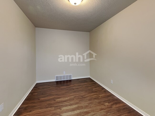 Building Photo - 10555 N Doral Drive