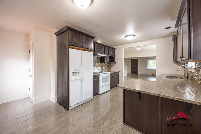 Foto del edificio - 3217 NE 78th Ave