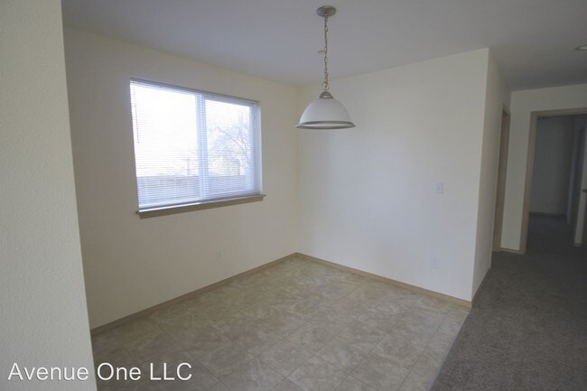 Building Photo - 12438 Roseberg Ave S