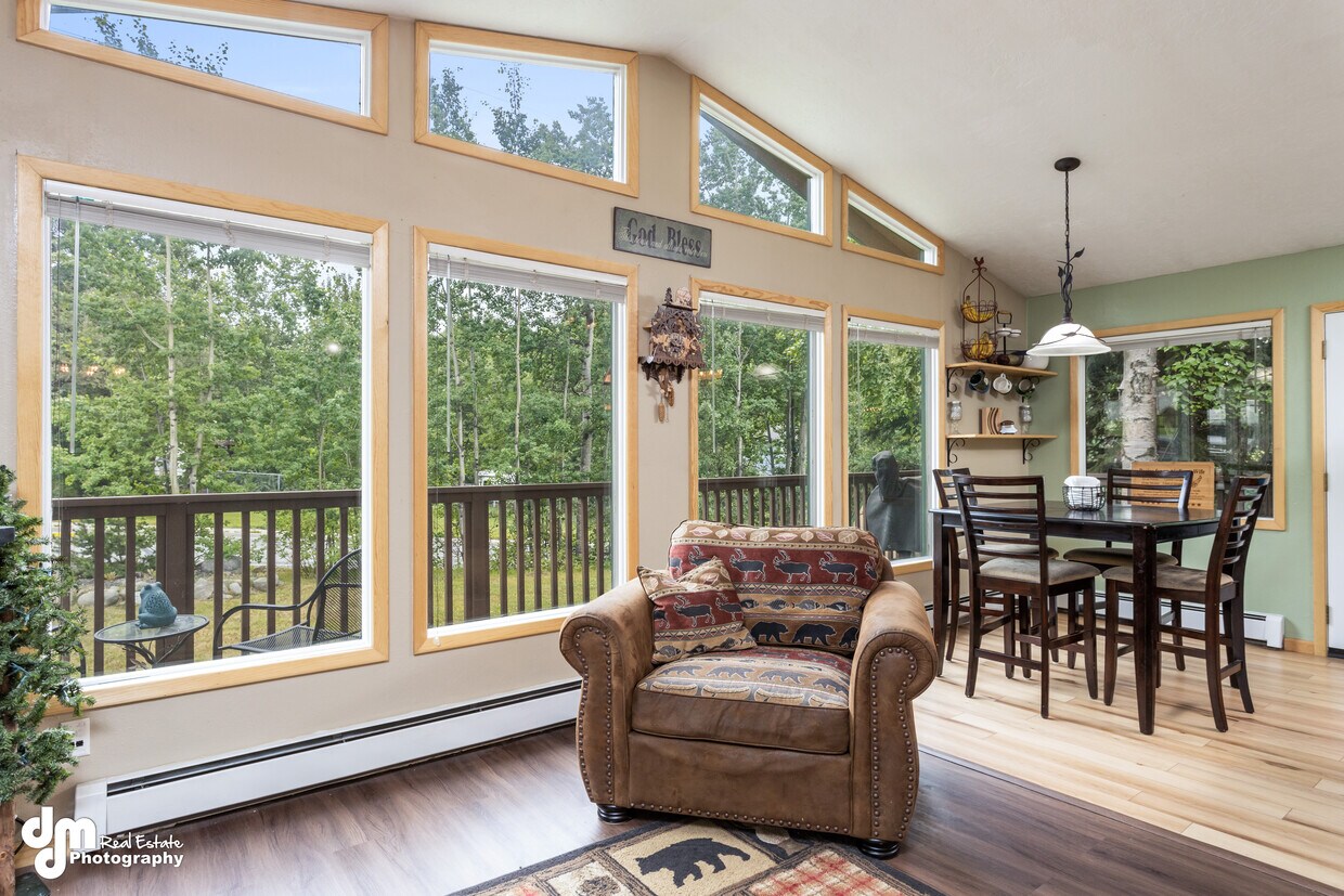 Foto principal - 10230 Crest View Ln