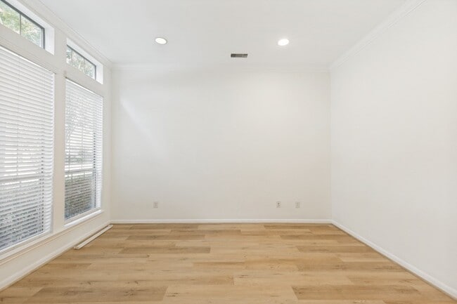 Building Photo - 9318 Rainbluff Ln