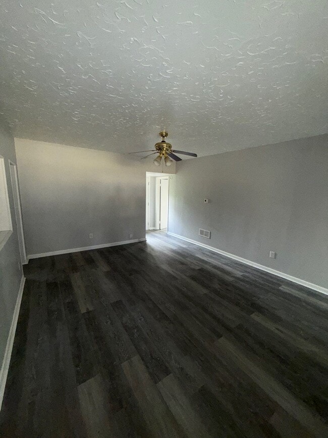 Building Photo - 127 Winona Dr