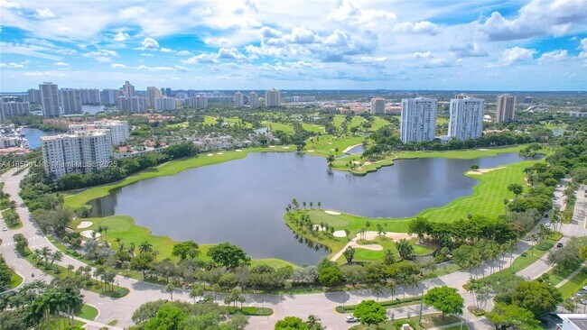 Foto del edificio - 3675 N Country Club Dr
