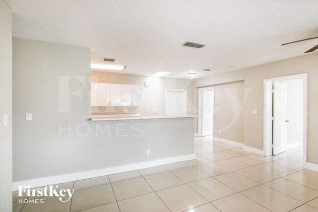 Foto del edificio - 1140 NE 211th Terrace