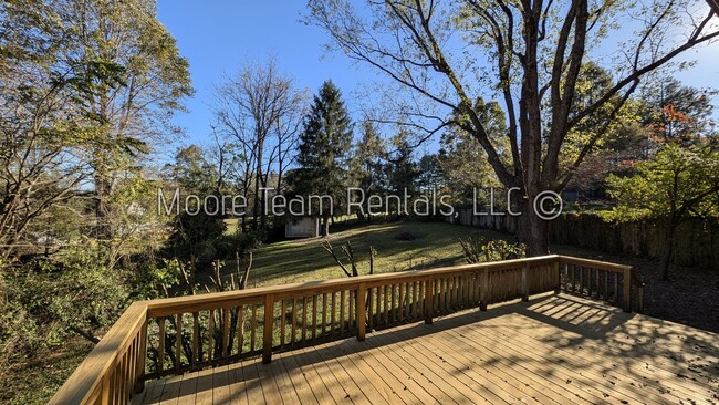 Building Photo - 3/2 Brick House, Deck, Storage & Fenced Yard