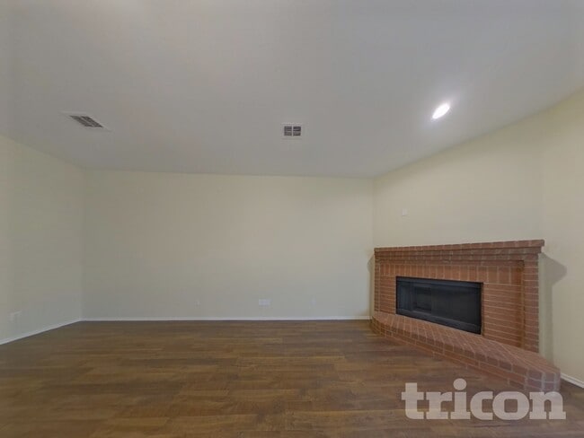 Building Photo - 5749 Imes Ln