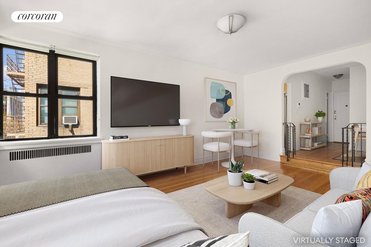 Foto principal - 29-33 W 65th St