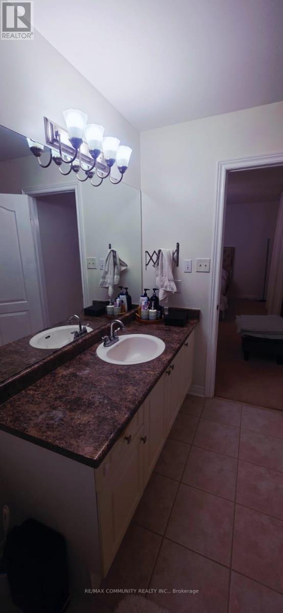 Photo du bâtiment - 311 Andrews Trail