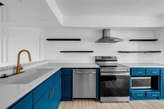 Building Photo - 402 Hi Stirrup