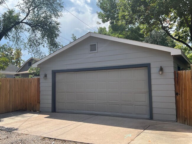 Foto del edificio - Charming 3 bedroom home in downtown Colorado Springs