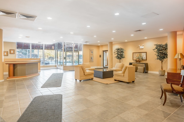 Building Photo - 5200 S Ellis Ave