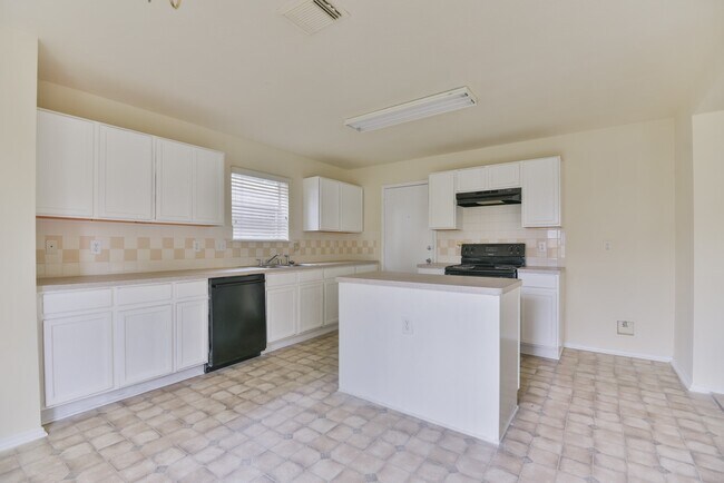 Building Photo - 5719 Clerkenwell Dr