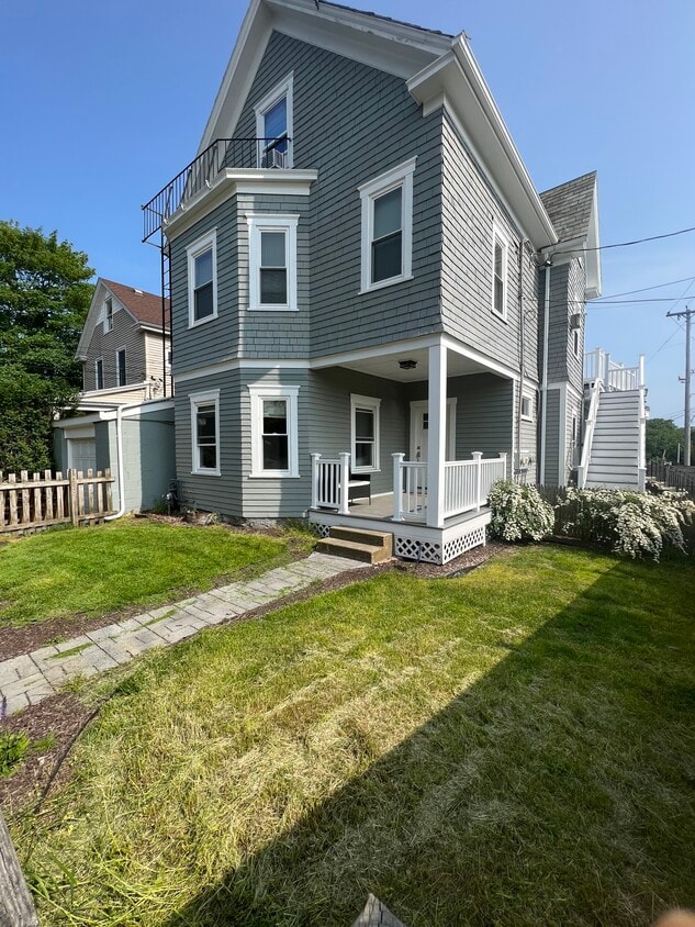 Primary Photo - 17 Vernon Ave