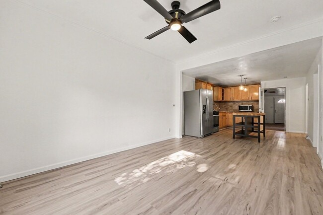 Building Photo - Highlands 3BR Rental – In-Unit Laundry, Storage & Outdoor Space