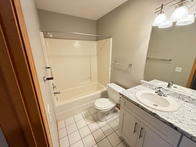 Foto del edificio - **$300 Off Move In Special** Spacious 3 Be...