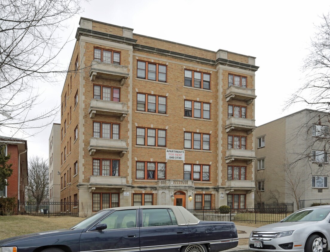 Building Photo - 2912 W Wells St