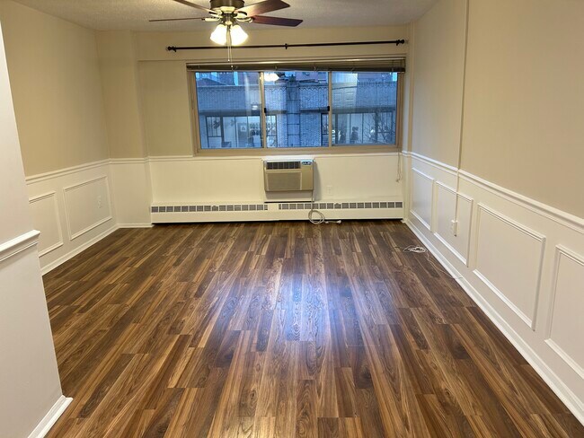 Living Room - 2101 Chestnut St