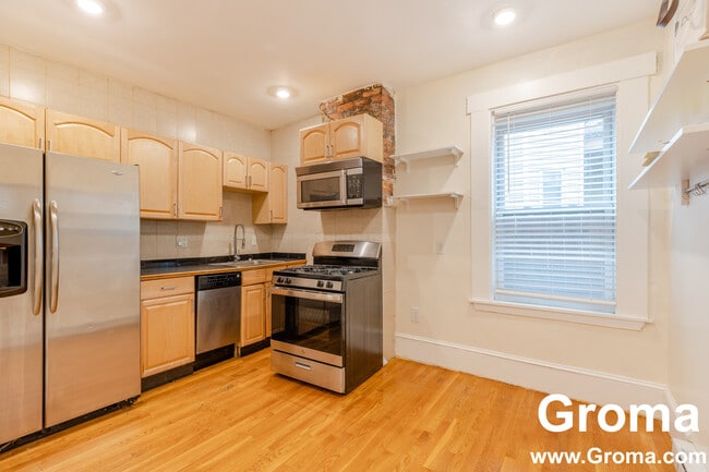 Building Photo - 4 Mark St