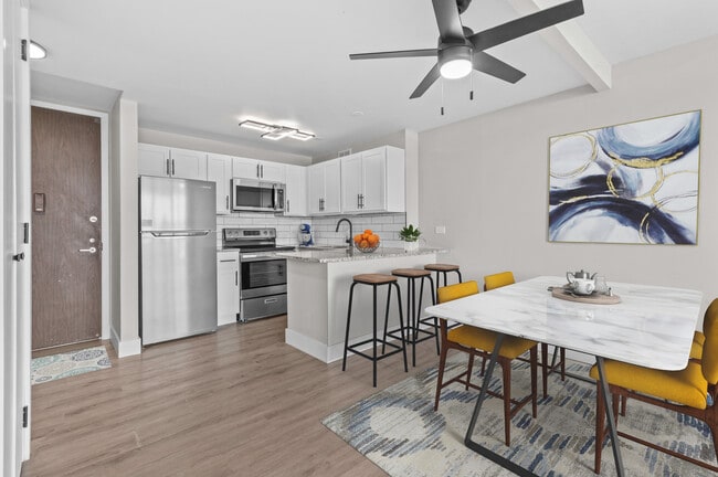 Building Photo - North Park Towers