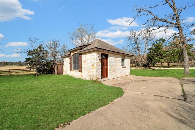 Foto del edificio - 170 Stephen F Austin Blvd