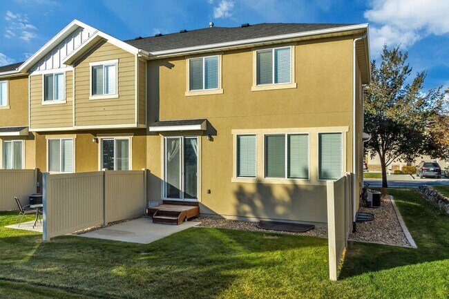 Building Photo - 3764 N Prairie Grass Dr