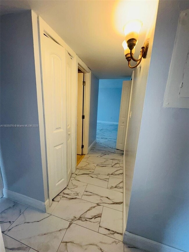 Foto del edificio - 10850 W Flagler St