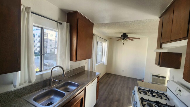 Building Photo - 11271 Otsego St