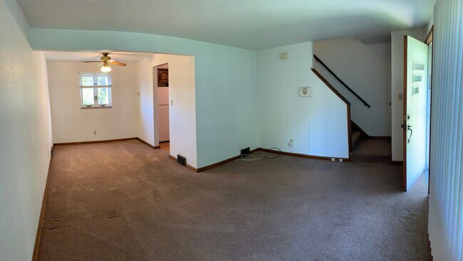 Living Room Dining Room - 212 Lynnwood Dr