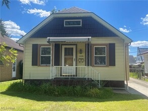 Building Photo - 7115 Ridgewood Ave