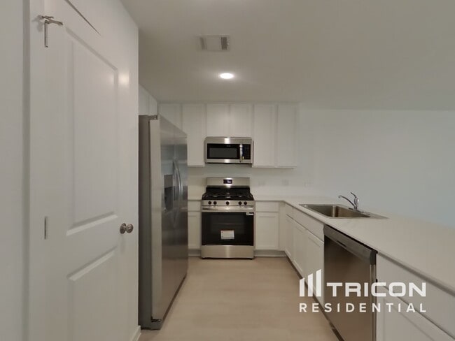 Building Photo - 3065 Dawn Sound Dr