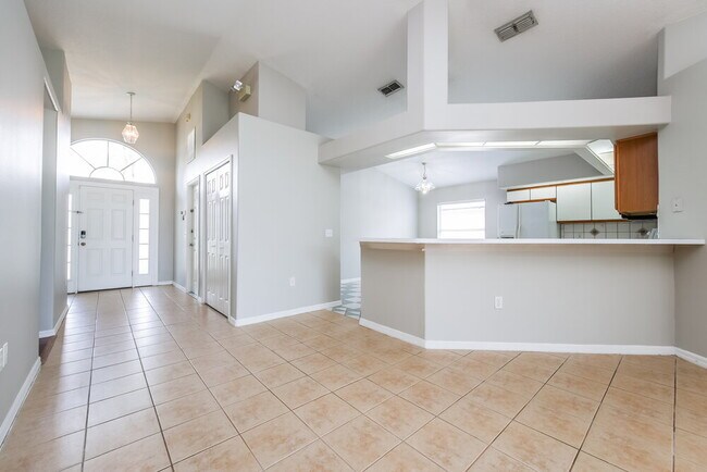 Foto del edificio - 16410 Coopers Hawk Ave