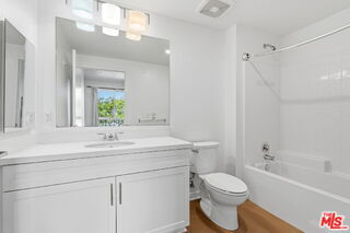 Foto del edificio - 12655 Bluff Creek Dr