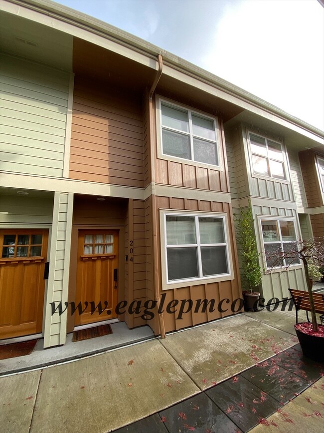 Building Photo - 7520 SE Milwaukie Ave