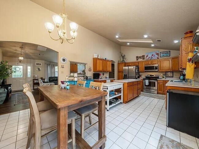 Foto del edificio - 136 Forest View Cir