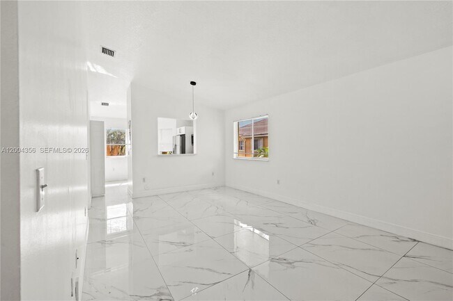 Foto del edificio - 631 NW 79th Terrace