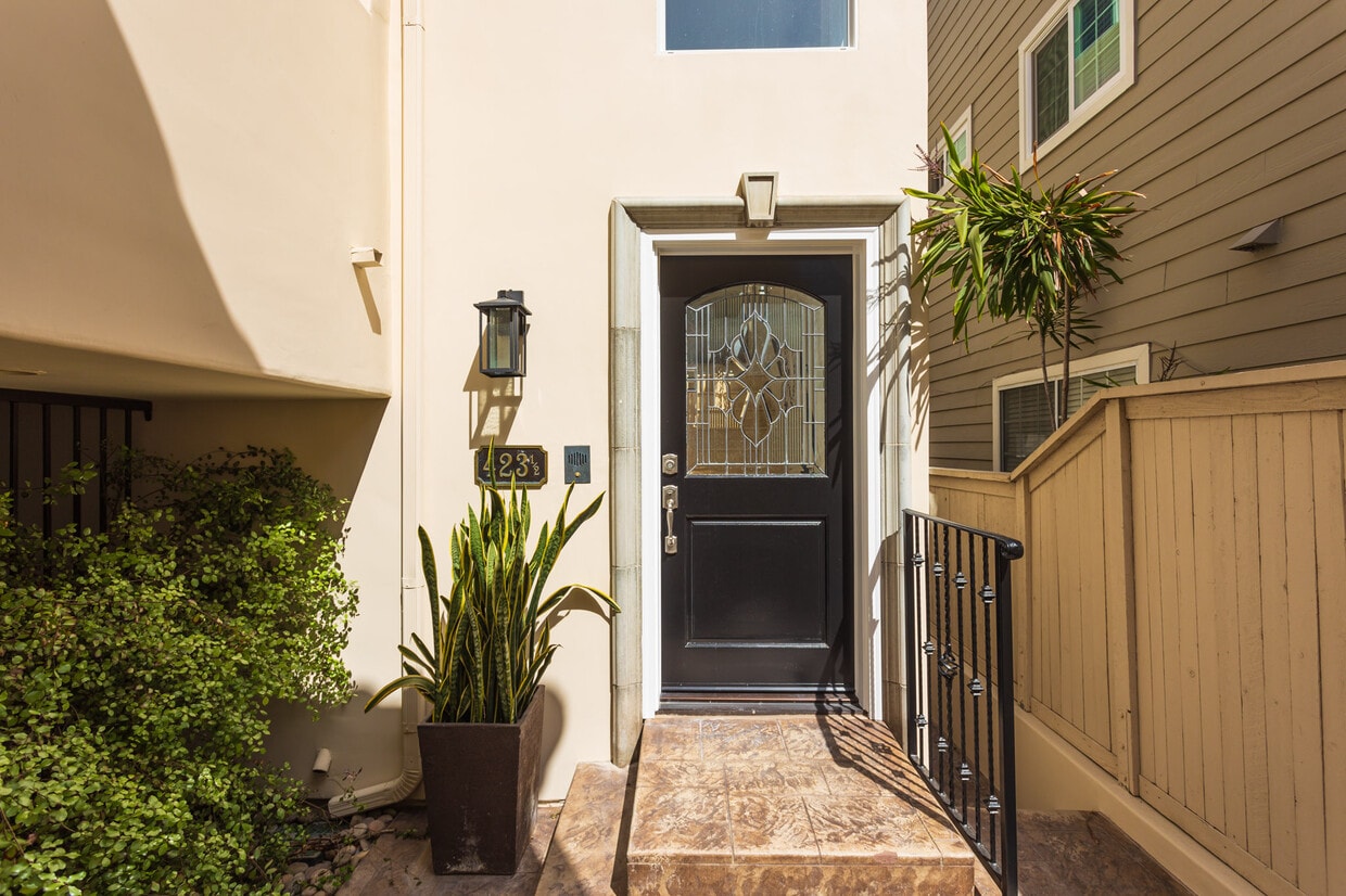 423 Marigold Ave, Corona Del Mar, CA 92625 Townhome Rentals in Corona