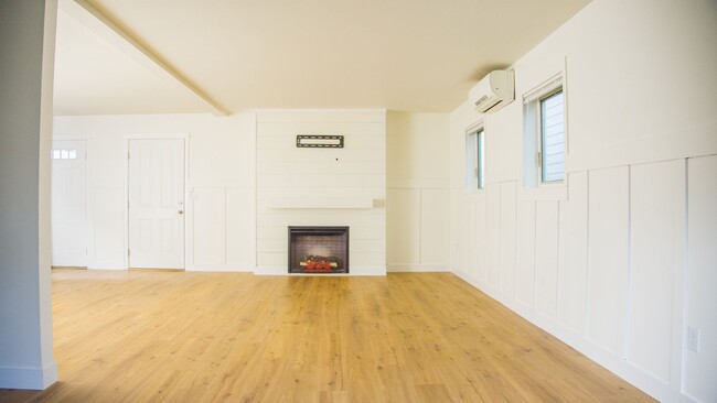 Building Photo - SPACIOUS 3 BEDROOM POULSBO HOME FOR RENT; ...