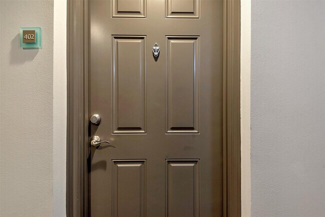 Foto del edificio - 2421 NE 65th St