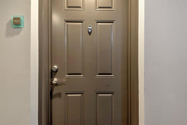 Building Photo - 2421 NE 65th St