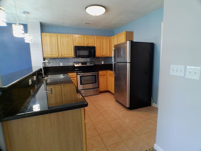 Foto del edificio - Gorgeous 3 bed 2.5 bath single-family home...